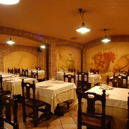 Hotel Ciudad De Calahorra Exteriör bild