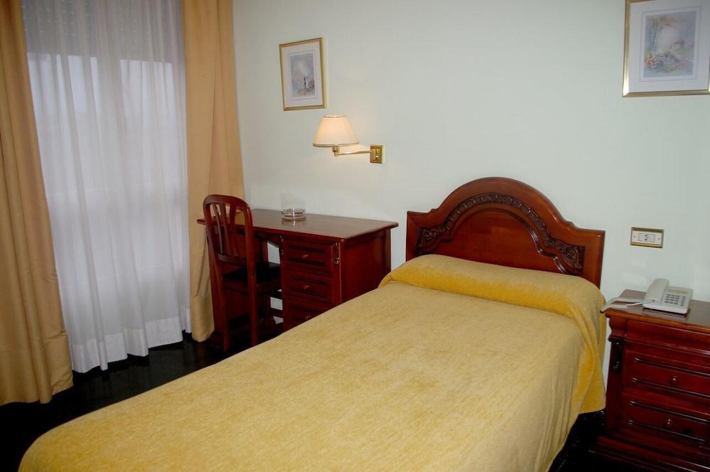 Hotel Ciudad De Calahorra Exteriör bild