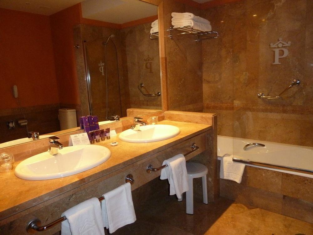 Hotel Ciudad De Calahorra Exteriör bild